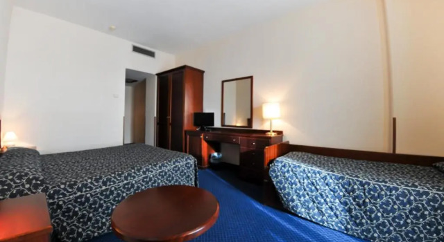 Трёхместный номер Economy Hotel Mediterraneo