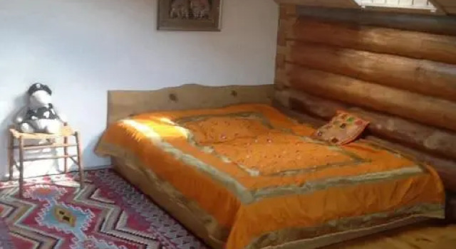 5 Zvezd, Prenota Hotel Narach 