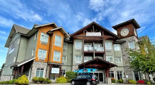 Old House Village Hotel and Spa, Rezerwuj Hotel Hotele w Vancouver island z basenem, Basen