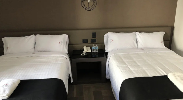Четырёхместный номер Standard с видом на внутренний двор Hotel Isabel