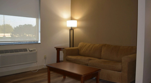 Wingate by Wyndham College Station TX, Buchen Sie Hotel College Station Texas