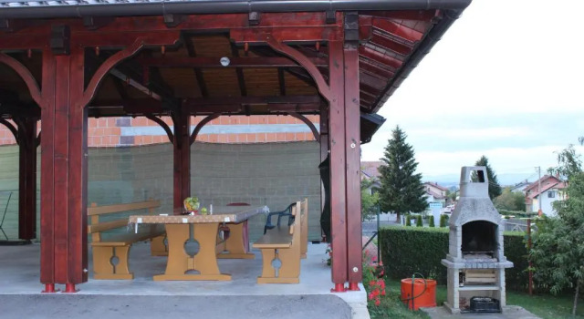 Apartmani Stjepan i Ljerka Goršić, Rezerwuj Apartament Hotele w Karlovac county z parkingiem, Parking