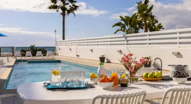 Вилла Faros Seaside Villa Larnaca
