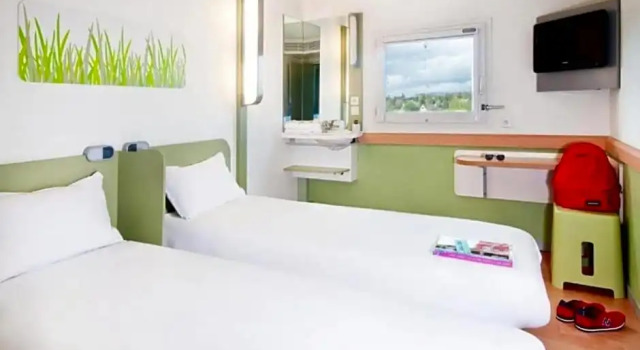 Номер Standard ibis budget Marseille Aeroport Provence