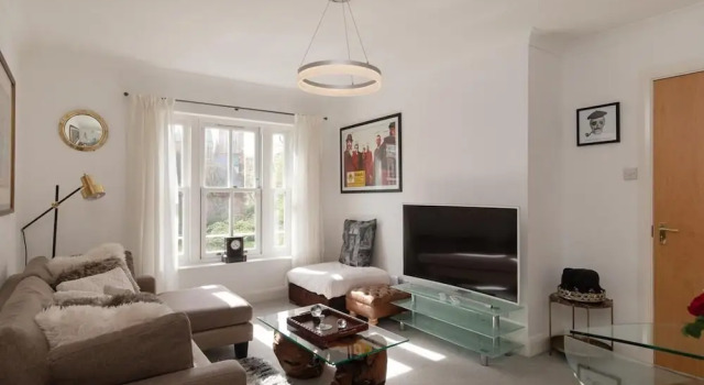 Immaculate 1-bed Apartment in London, Varaa Huoneisto Asunnot kohteessa Merseyside, Huoneisto