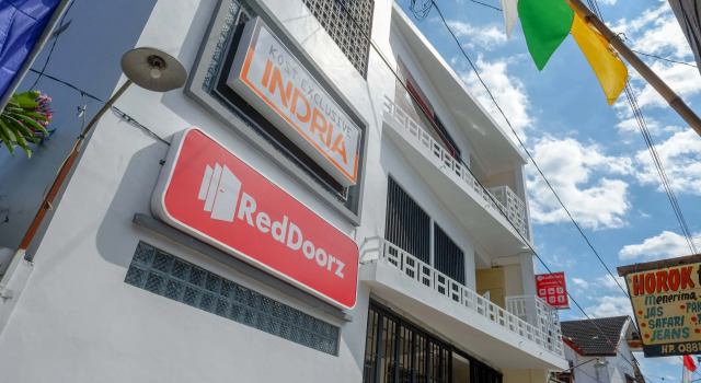 Reddoorz Near Pasar Gede Solo, Boek Hotel Solo. Central Java