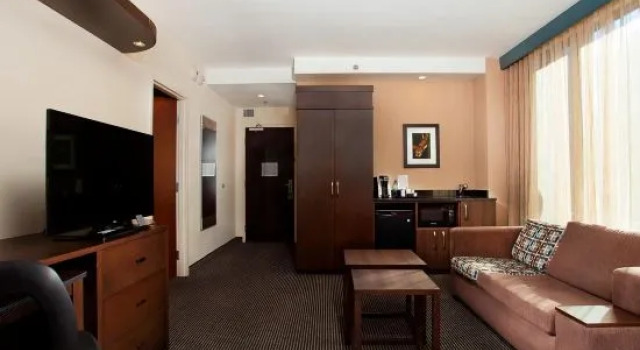 Люкс Courtyard par Marriott Montréal Centre-ville