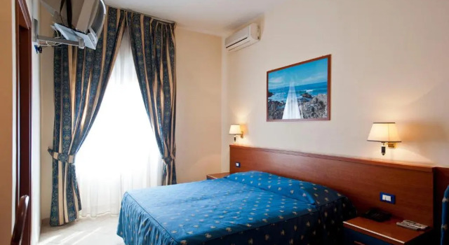 Standard Kahden hengen huone 4 Pini Hotel