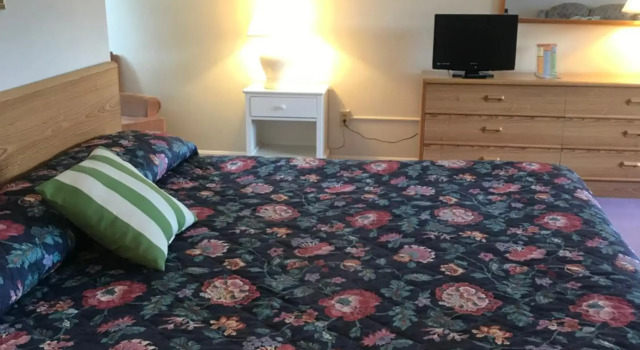 Four Seasons Motor Inn, Rezerwuj Hotel Hotele w New England z basenem, Basen