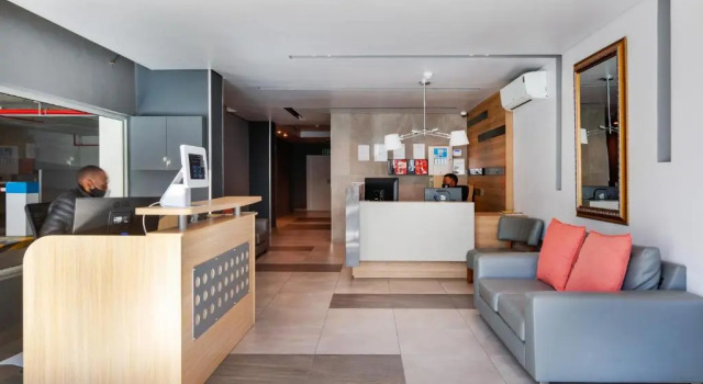 Trendy New York Style Apartment near Table Mountain, Забронировать Апартаменты/квартира Отели Кейптауна с парковкой, рядом с South African Museum And Planetarium, Парковка