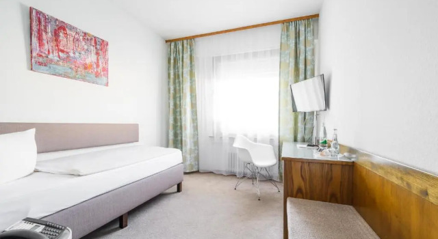 Hotel Kaspar Garni, Забронировать Отель Отели Зигбург 3 звезды, 3*