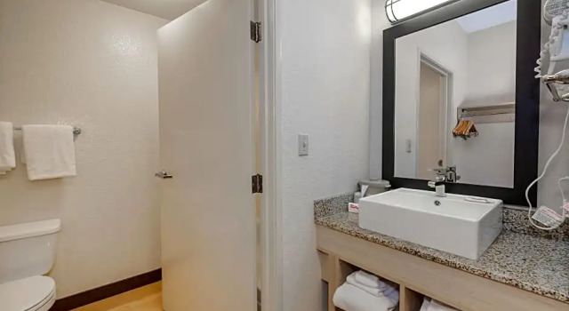 Четырёхместный номер Standard Red Roof Inn PLUS + Gainesville