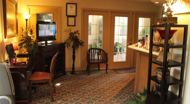 Vineyard Court Designer Suites Hotel, Buchen Sie Hotel College Station Texas