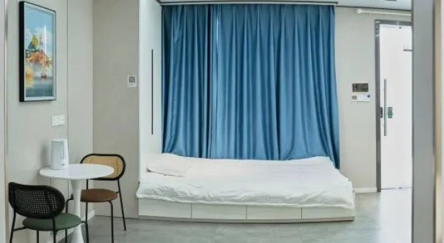 Люкс Luxury Rush Year Homestay (Lian Dao Shop)