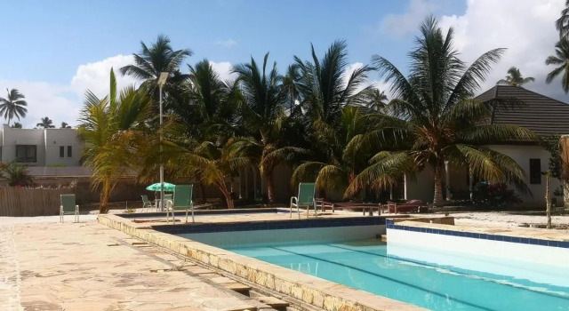 Mambo Ocean Resort, Забронировать Курортный отель Отели Пвани-Мчангани 3 звезды, рядом с Пляж Mapenzi Beach, 3*