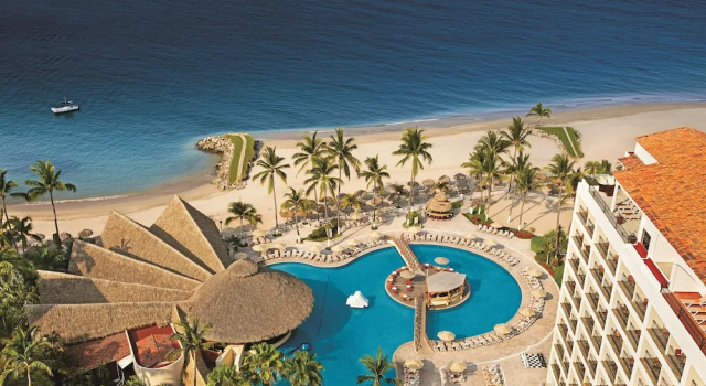 Клубный номер Standard с балконом и oceanfront Sunscape Puerto Vallarta Resort