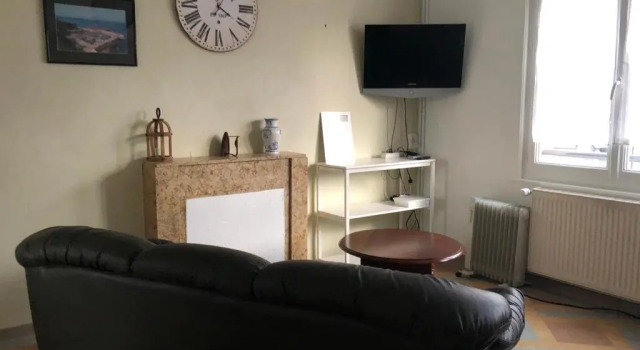 gîte iaorana - maison en centre ville, Забронировать Отель Валонь 