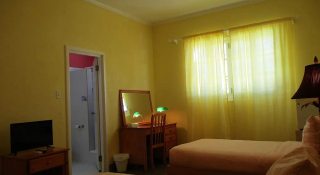Harlem B & B, Prenota Hotel St. Lawrence Gap Christ Church