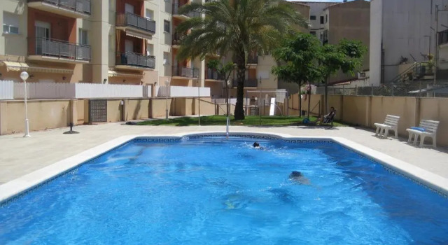 AT160 Rodes, Varaa Hotelli Hotellit Tarragonès uima-altaalla, Uima-allas
