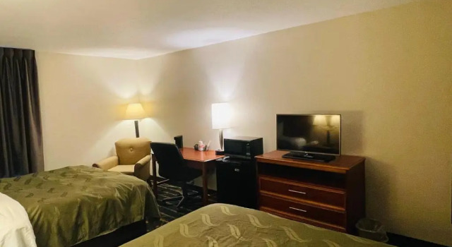 Четырёхместный номер Standard Quality Inn