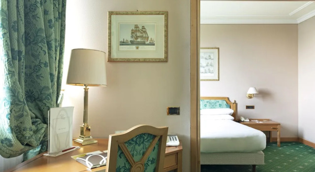 Double Junior Suite Royal Garden Assago Milano