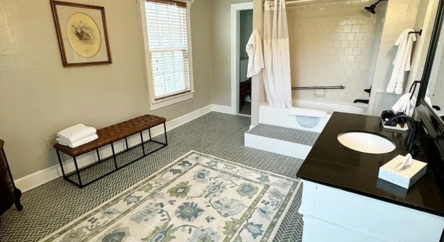 Run of House The Inn at Gristmill Square