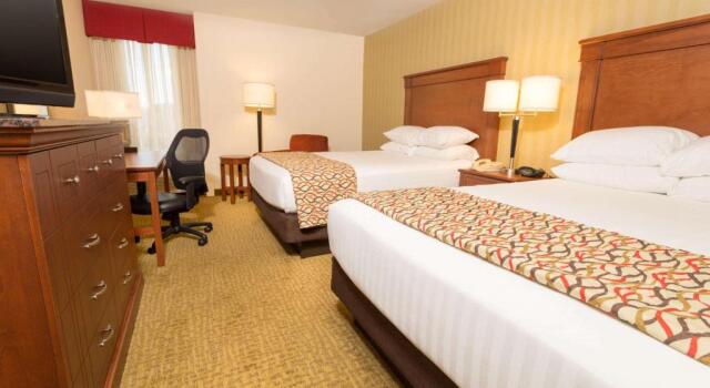 Четырёхместный номер Superior Drury Inn & Suites Atlanta Marietta