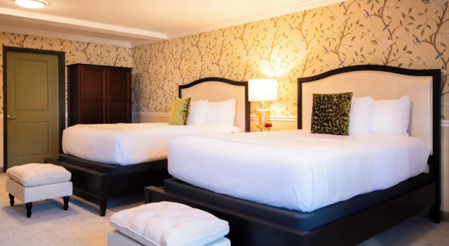 Четырёхместный номер Premier The Pathmaker Hotel