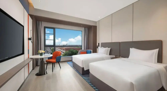 Четырёхместный номер Standard с видом на город Holiday Inn Express Hai'an Railway Station by IHG