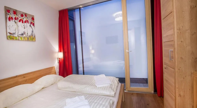 Апартаменты Luxury с 3 комнатами с балконом Modern Apartment With Balcony and Access to Sauna