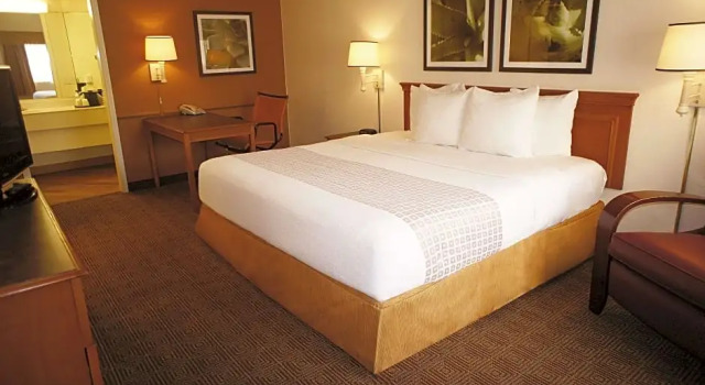 Двухместные апартаменты с видом на город La Quinta Inn by Wyndham Austin Capitol / Downtown