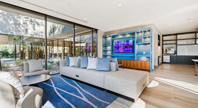 Двухместный клубный номер Standard с балконом Sheraton Chapel Hill