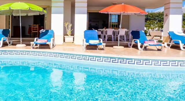 Вилла Villa Boracay - com Piscina Aquecível e Praia a Pé em Albufeira
