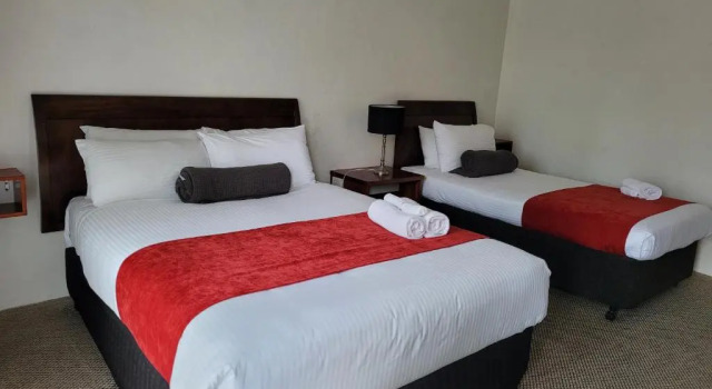 Четырёхместный номер Standard Seaton Arms Motor Inn
