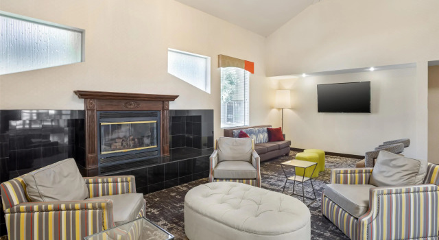 Best Western Plus Porterville Inn, Varaa Hotelli Porterville Kalifornia