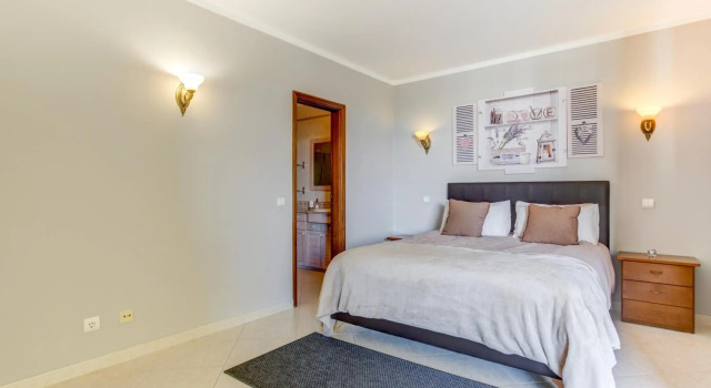 2 Bedroom Apartment with Pool in Vila Marachique, Alvor