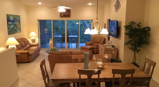 Licensed Mgr - 4/3.5 Modern Villa - Key Largo'S Most Upscale Oceanfront Resort Destination!, Rezerwuj Ośrodek wypoczynkowy Hotele w Key Largo z parkingiem, Parking