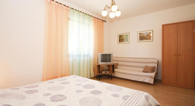 Nice Apartment in Stinjan With 2 Bedrooms and Wifi
