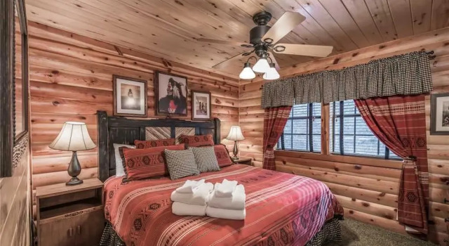 Buffalo Lodge - Seven Bedroom Cabin with Hot Tub, Varaa Hotelli Ruidoso New Mexico