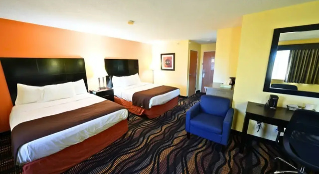 Шестиместный семейный люкс Rock Island Inn & Suites Streator , IL