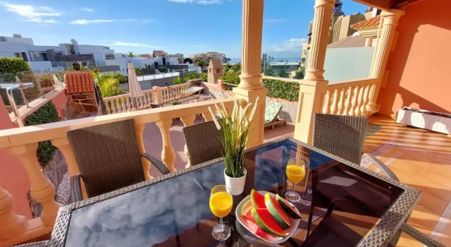 Коттедж с 4 комнатами Residencia El Duque - 1, VILLA MARIUS
