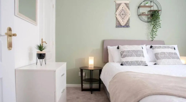 Коттедж 3 Bed Townhouse Stafford