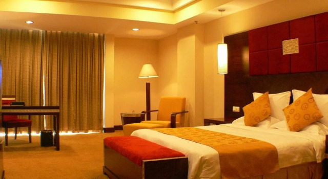 Royal Hotel