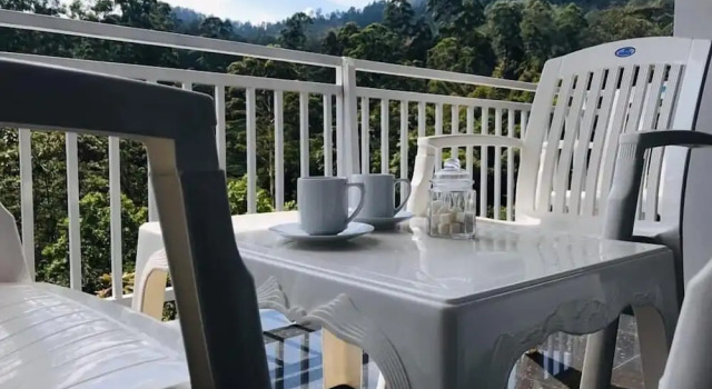 Двухместный номер Economy с балконом Adams Peak Inn