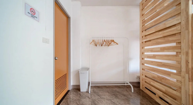 Кровать в общем номере Socialer Coliving & Coworking Space