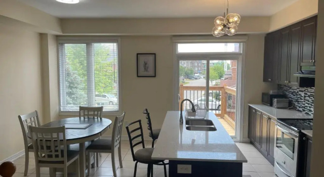 Yet Another Exquisite 3+1 Bedrooms Home Experience, Varaa Hotelli Brampton 