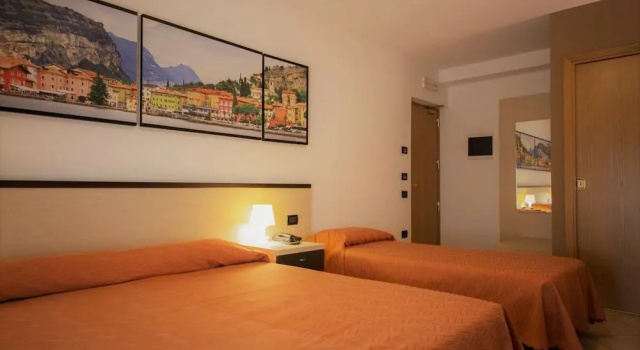 Трёхместный номер Standard с балконом Residence Hotel Miralago