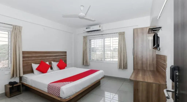 The Red Lotus Premium By OYO Rooms, Rezervovat Hotel Maisúr Bangalore