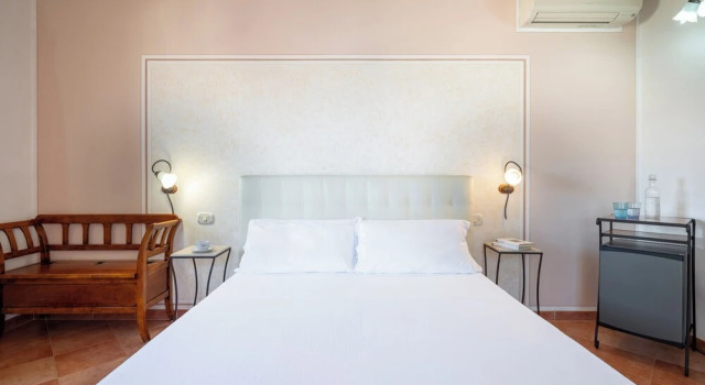 Двухместный номер Comfort с балконом и с частичным видом на море Lola Piccolo Hotel