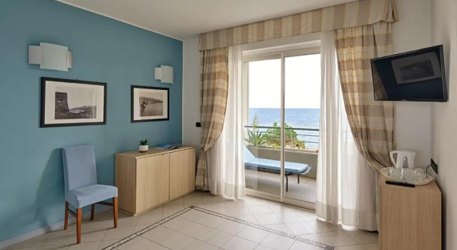 Полулюкс с видом на море Aregai Marina Hotel & Residence